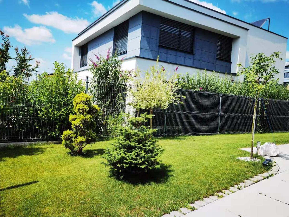 Yipin Villa Praha Bagian luar foto