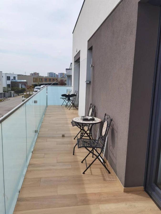 Yipin Villa Praha Bagian luar foto