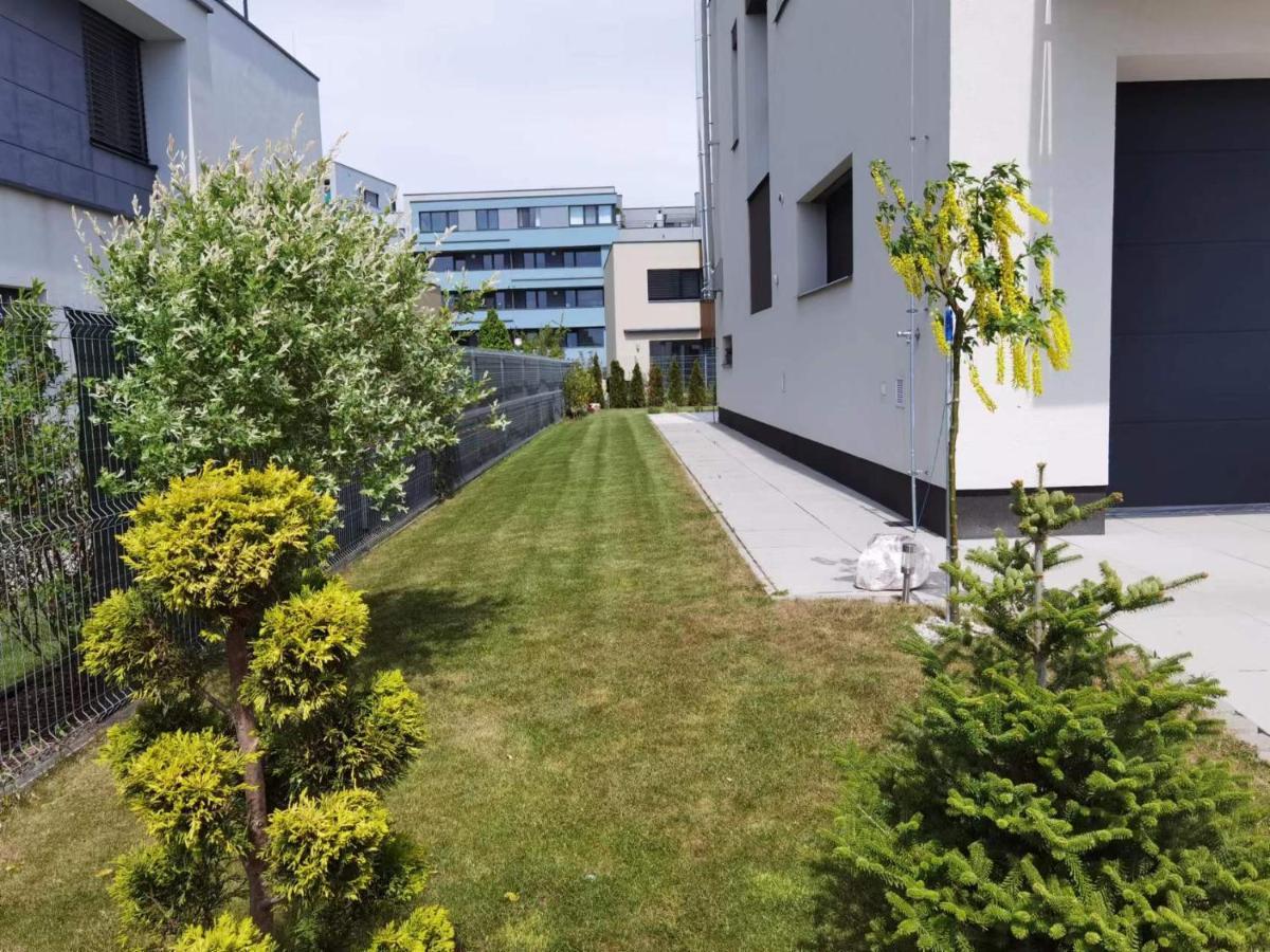 Yipin Villa Praha Bagian luar foto